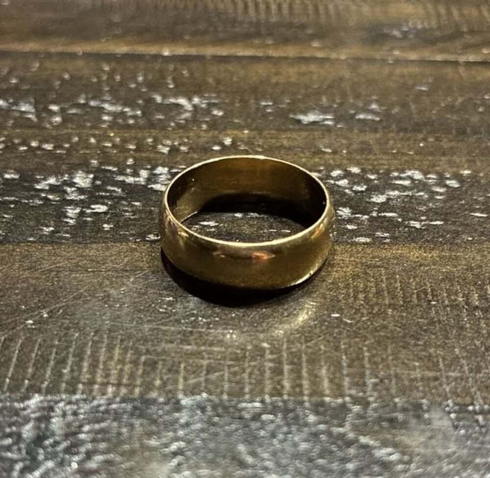 14K Yellow Gold Wedding Band Size 7 Classic Plain Domed Ring